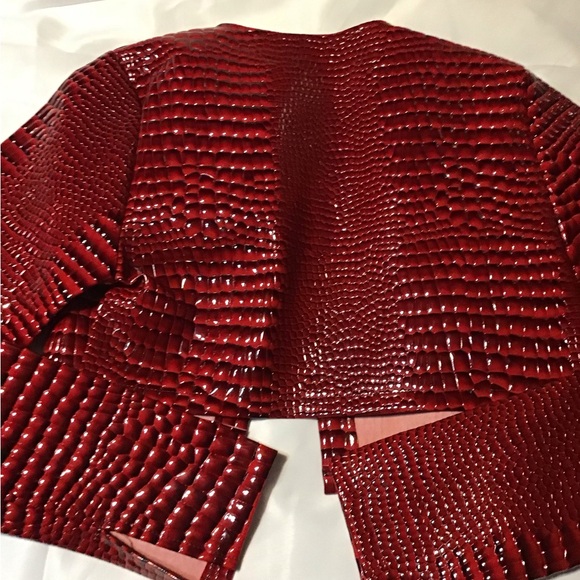 Red Crocodile-Embossed Women's Jacket - Picture 4 of 5